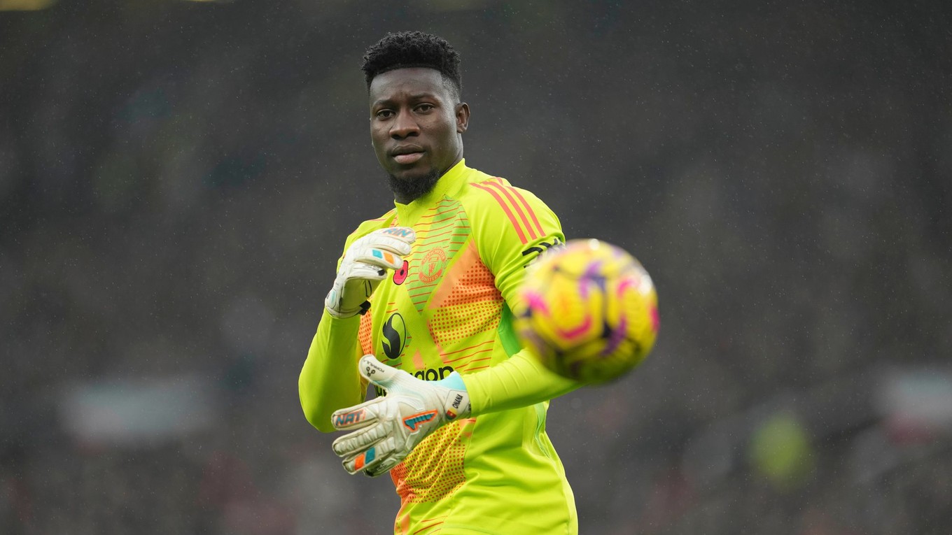 Brankár André Onana v drese Manchester United.
