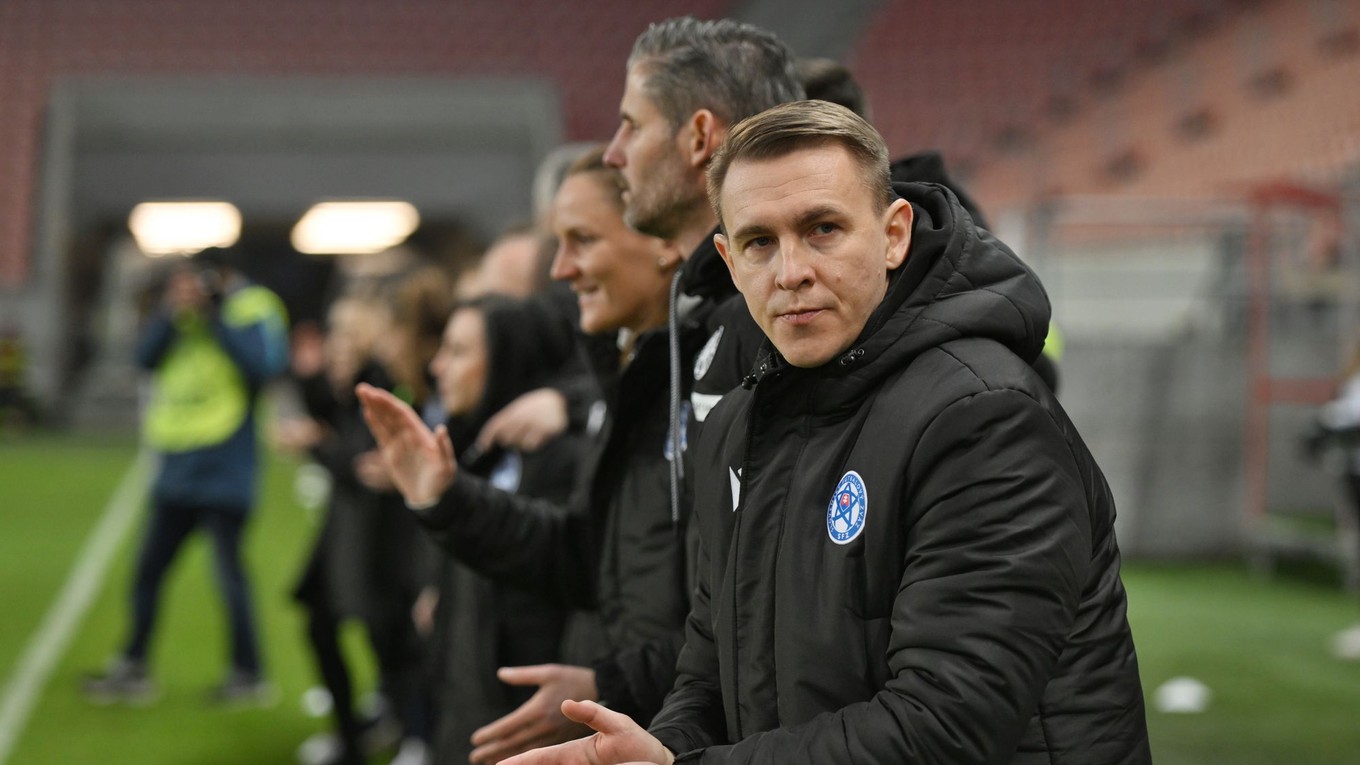 Tréner Slovenska Peter Kopúň.