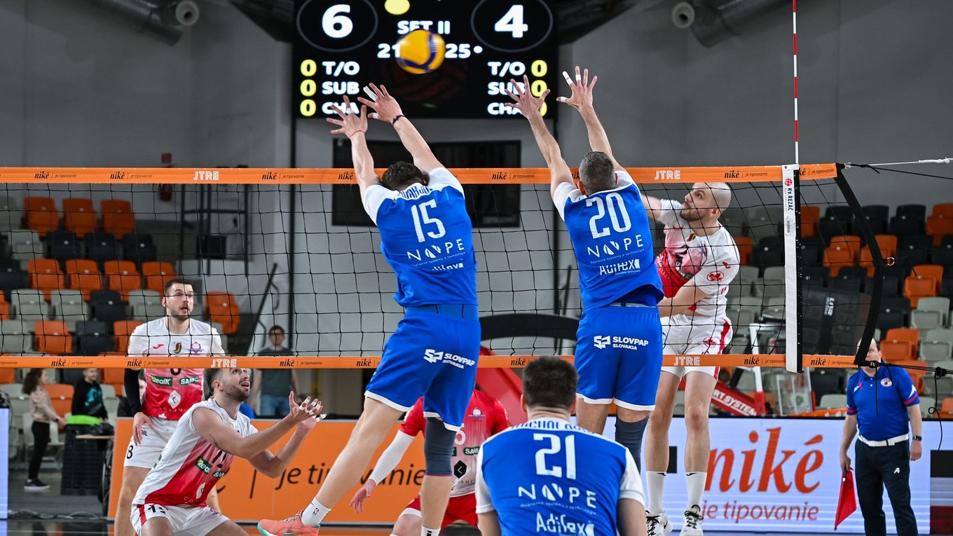 Fotka z finálového zápasu VKP FTVŠ UK Bratislava - Rieker UJS Komárno.