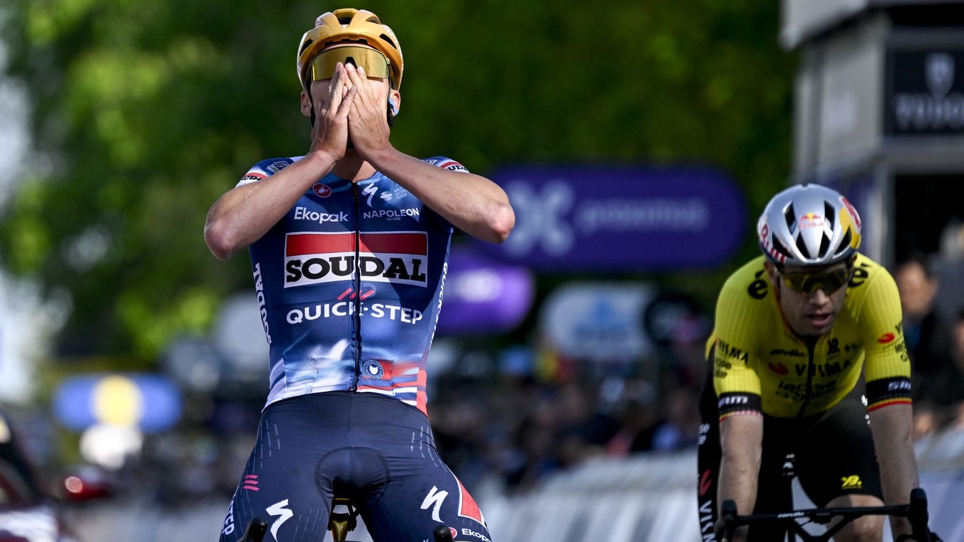 Remco Evenepoel zdolal Wouta van Aerta v závere klasiky Brabantský šíp 2025.