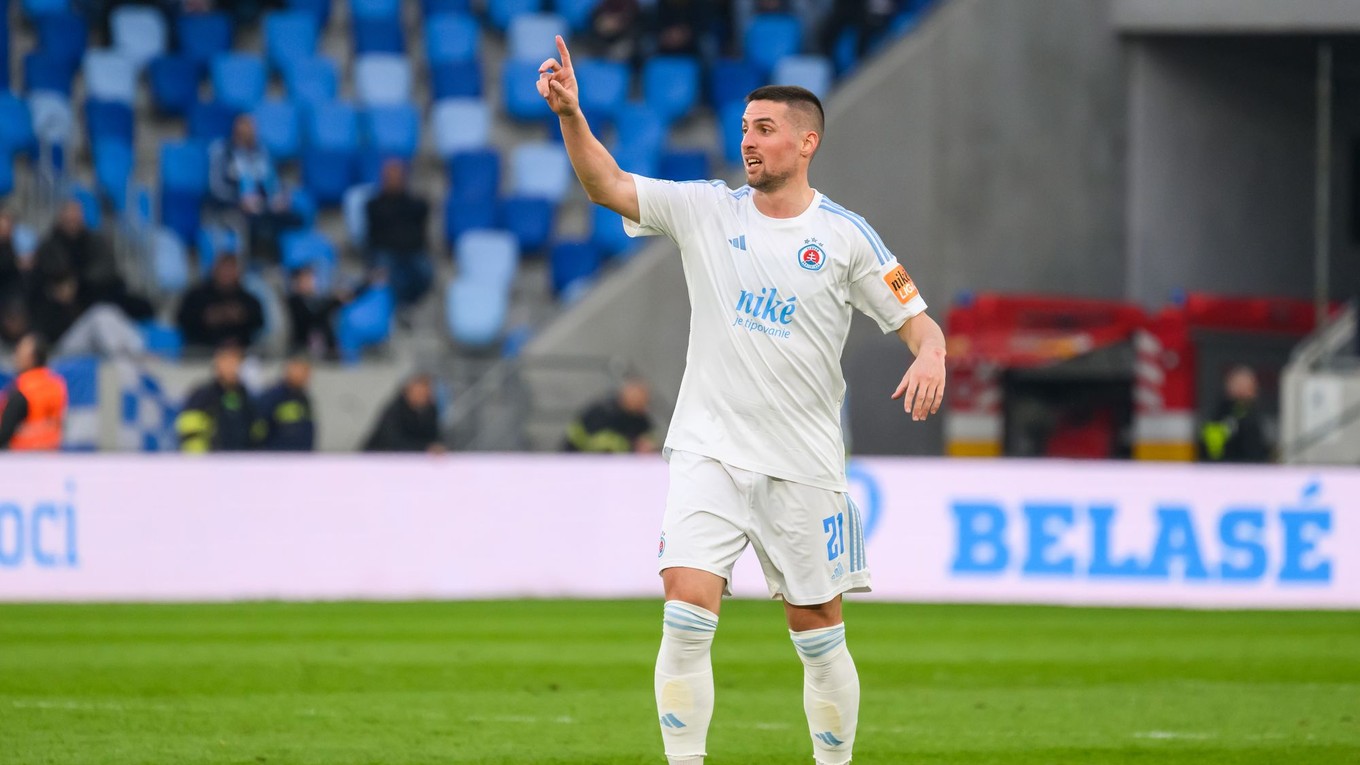 Róbert Mak Róbert Mak v dueli ŠK Slovan Bratislava - FC Spartak Trnava v 1. zápase semifinále Slovnaft Cupu.