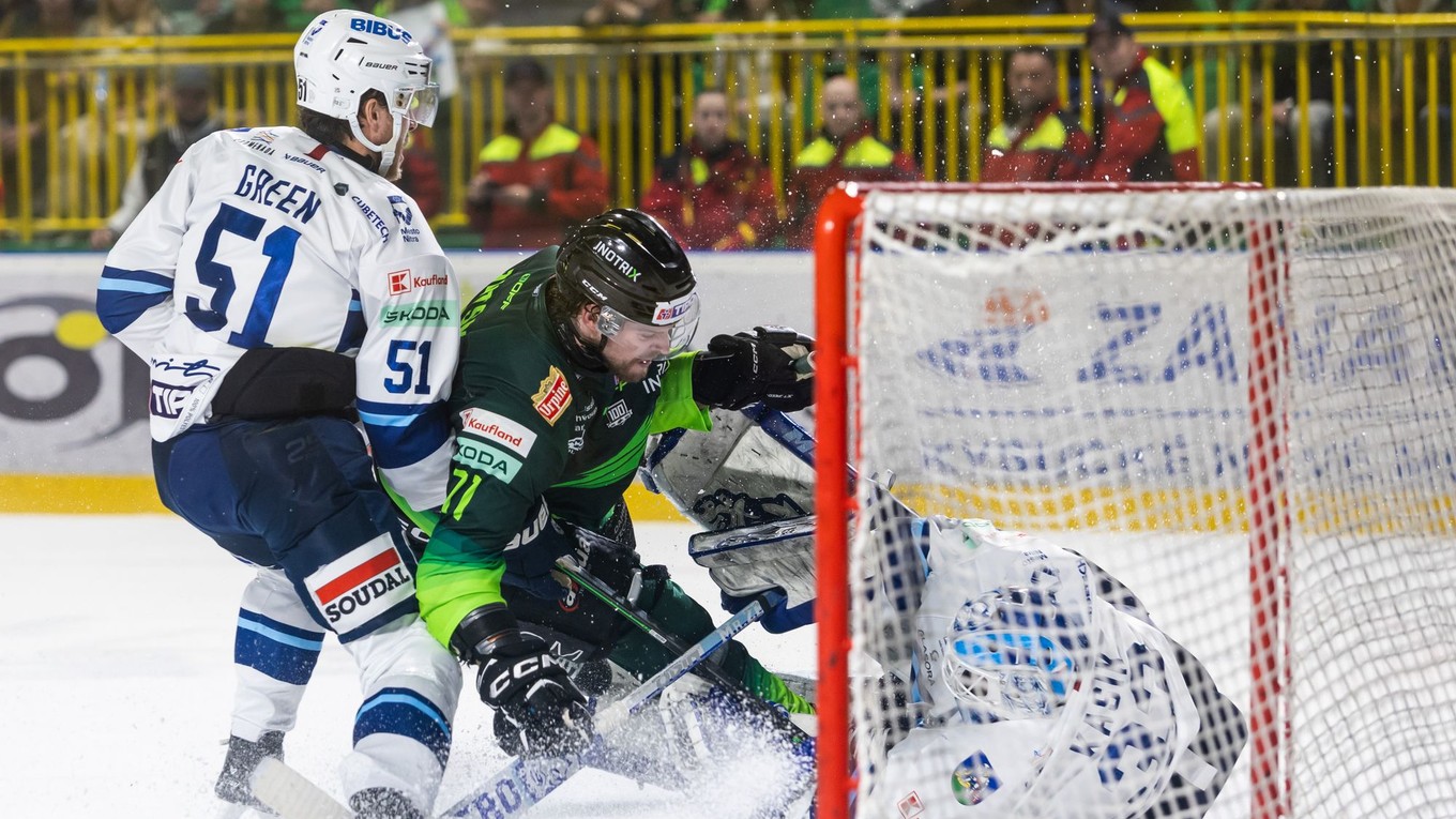 Útočník Žiliny Alexander Avcin v zápase proti HK Nitra. 