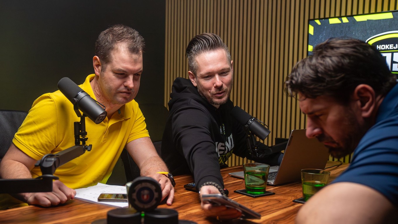 Stano Benčat, Ondrej Rusnák a Boris Valábik debatujú v podcaste Hokejový BOSS.