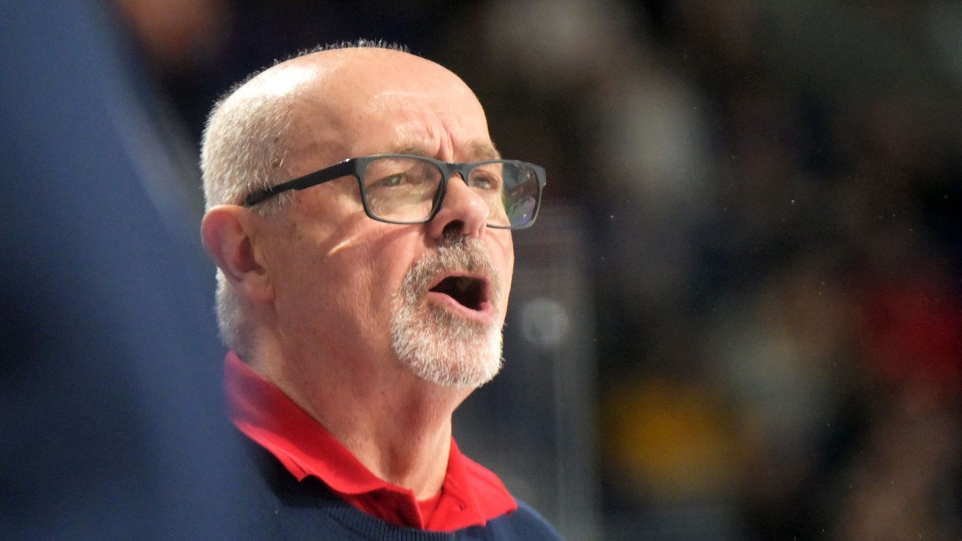 Tréner Zvolena Peter Mikula. 