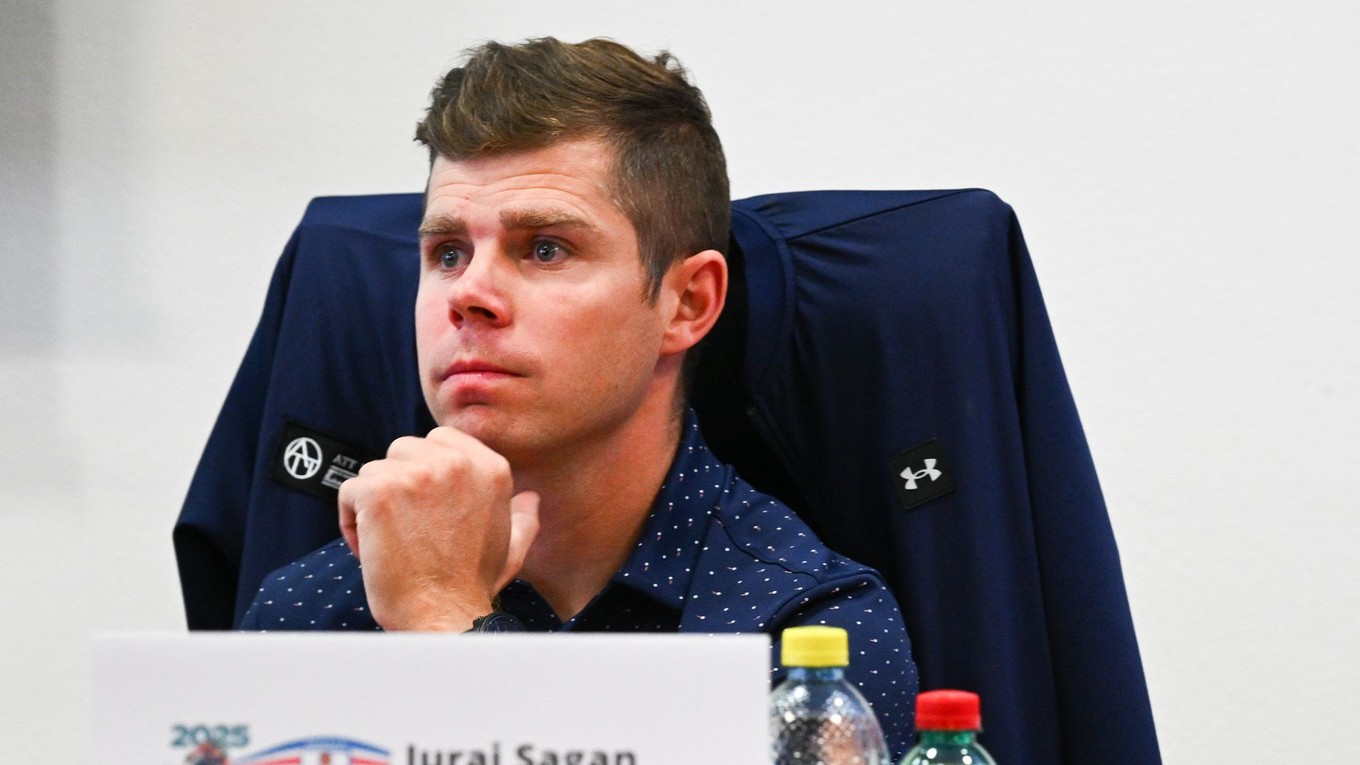Bývalý cyklista a v súčasnosti športový riaditeľ cyklistického tímu ATT Investment Juraj Sagan.