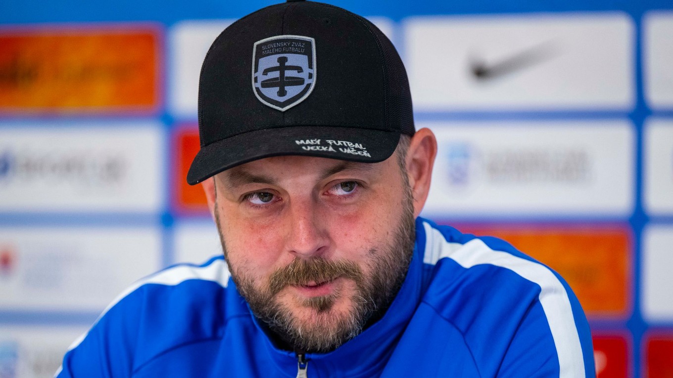 Tréner slovenskej reprezentácie malého futbalu Peter Barnišin.