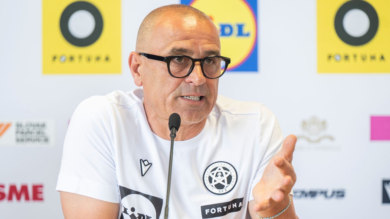 Tréner Slovenskej futbalovej reprezentácie Francesco Calzona.