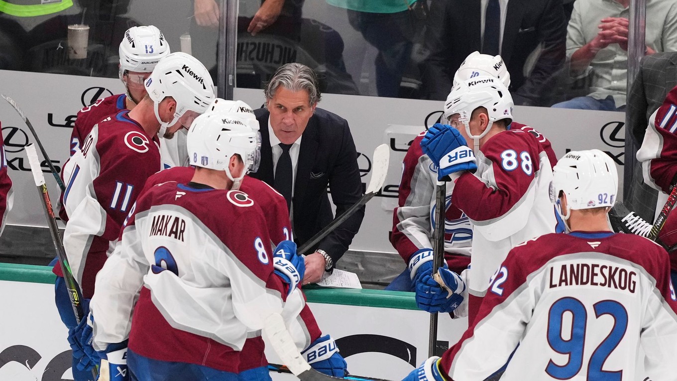 Tréner Colorada Jared Bednar.