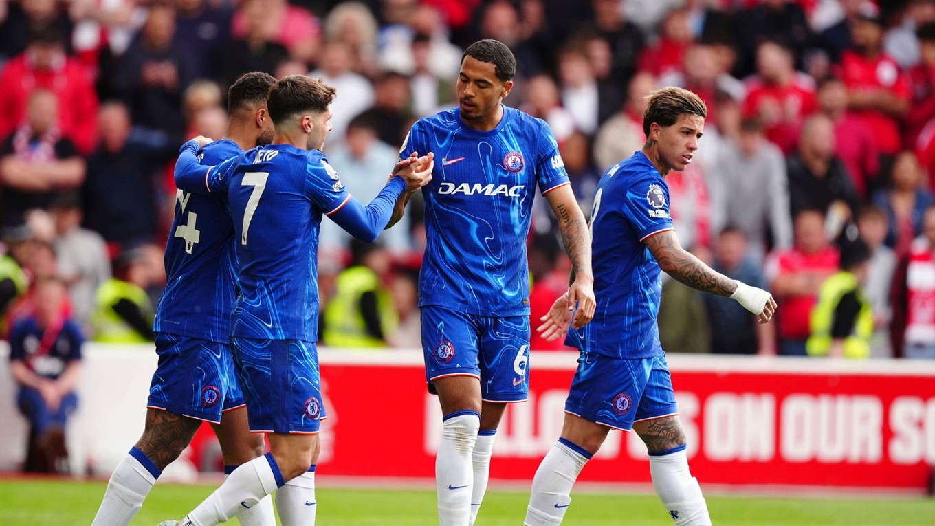 Futbalisti Chelsea po strelenom góle.
