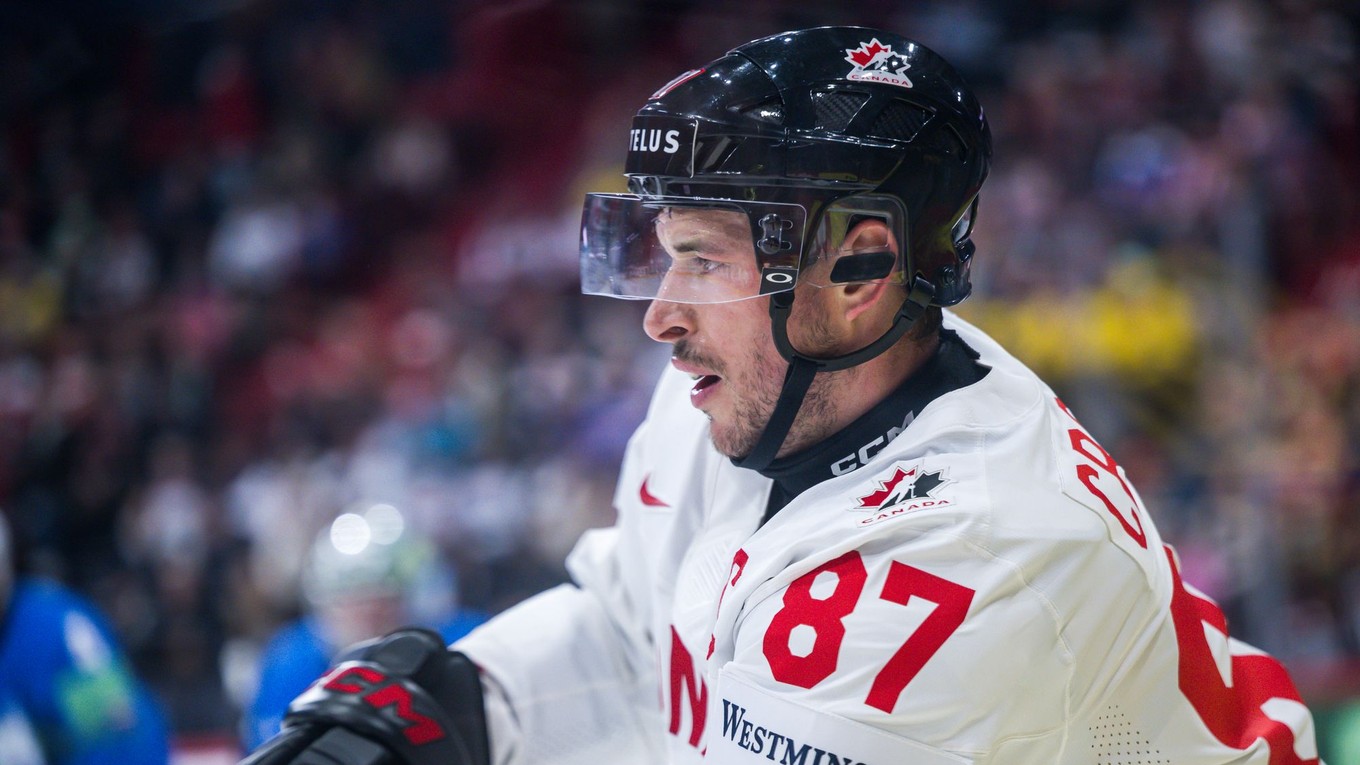 Sidney Crosby v zápase Kanada - Slovinsko na MS 2025 v hokeji.