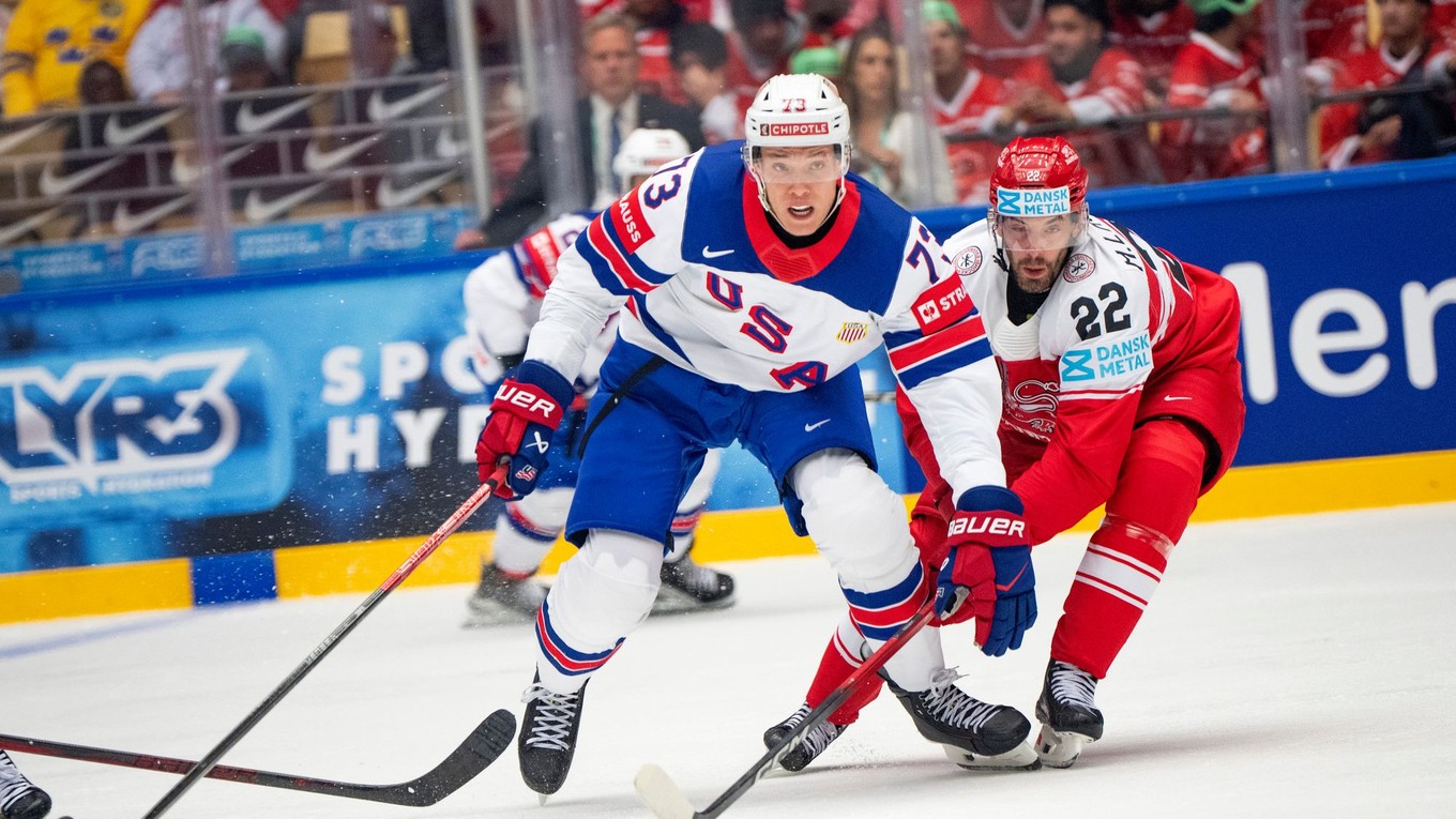 Fotka zo zápasu Dánsko - USA na MS v hokeji 2025.