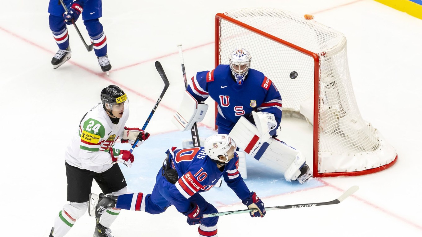 Fotka zo zápasu skupiny B na MS v hokeji 2025: USA - Maďarsko.