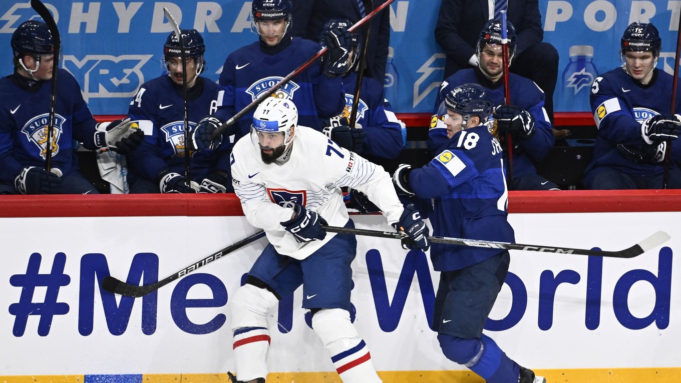 Momentka zo zápasu Fínsko - Francúzsko na MS v hokeji 2025.