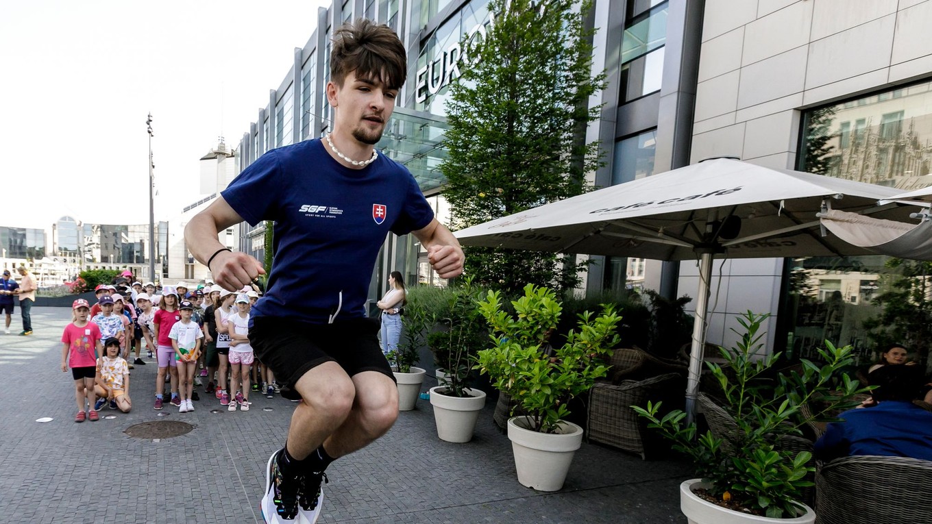 Slovenský parkourista Esteban Malaga.