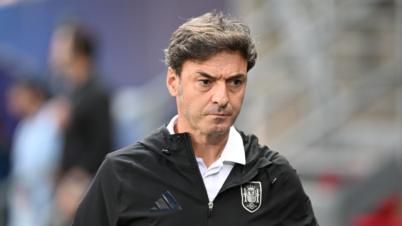 Na snímke tréner Santi Denia.