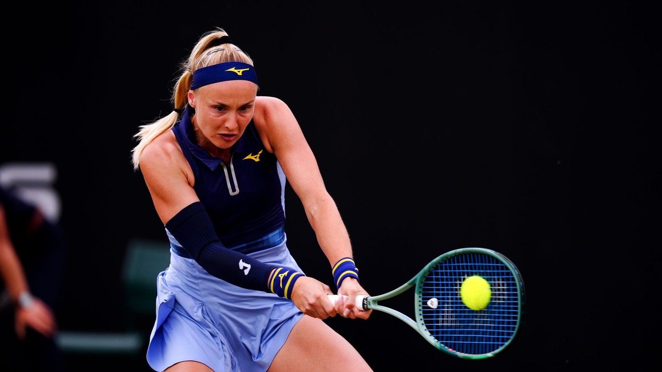 Slovenská tenistka Rebecca Šramková na turnaji WTA v Nottinghame. 