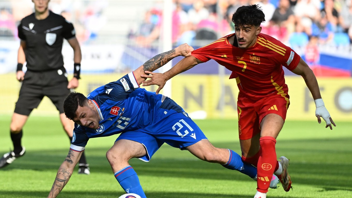 Samuel Kopásek (Slovensko) v zápase Slovensko - Španielsko v skupine A na EURO U21 2025 (ME vo futbale do 21 rokov).