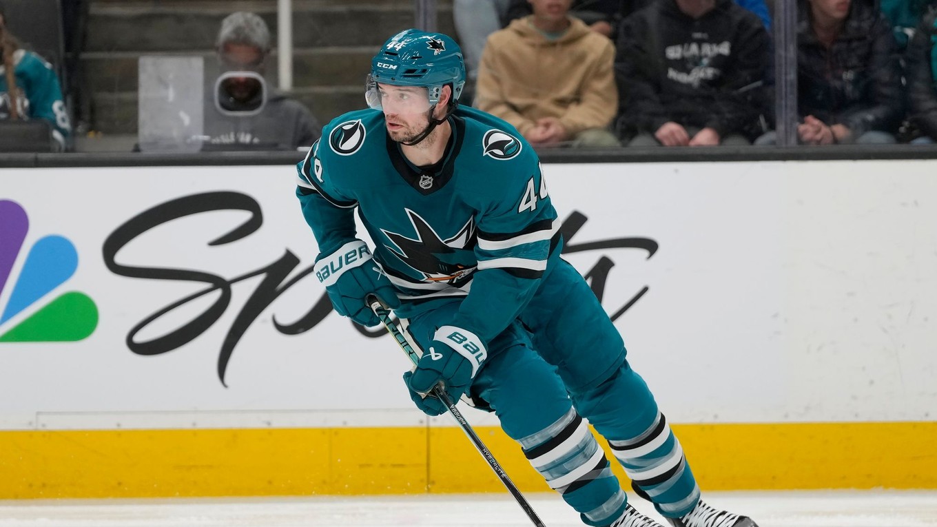Obranca San Jose Sharks Marc-Edouard Vlasic.