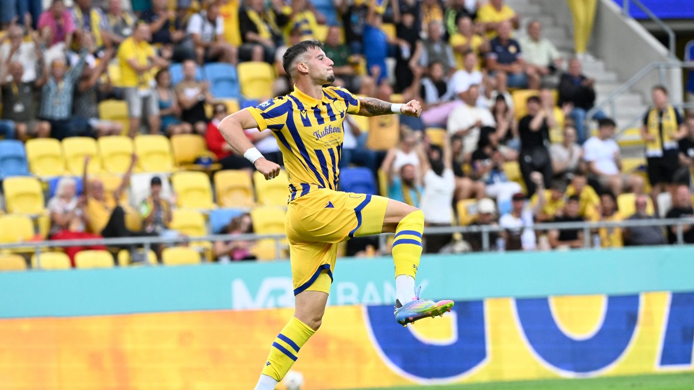 Viktor Dukanovič (DAC) sa raduje po strelení gólu.