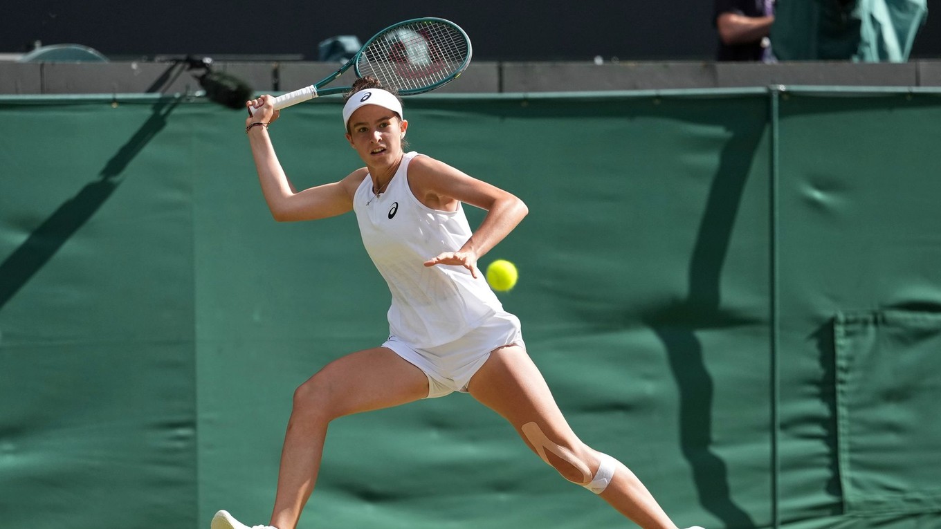 Mia Pohánková vo finále juniorskej dvojhry na grandslamovom turnaji Wimbledon 2025.