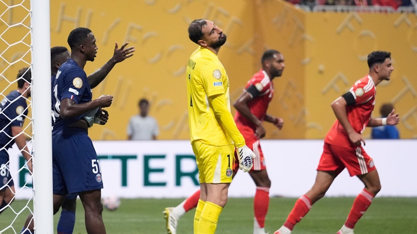 Taliansky brankár Gianluigi Donnarumma v zápase proti Bayernu Mníchov.