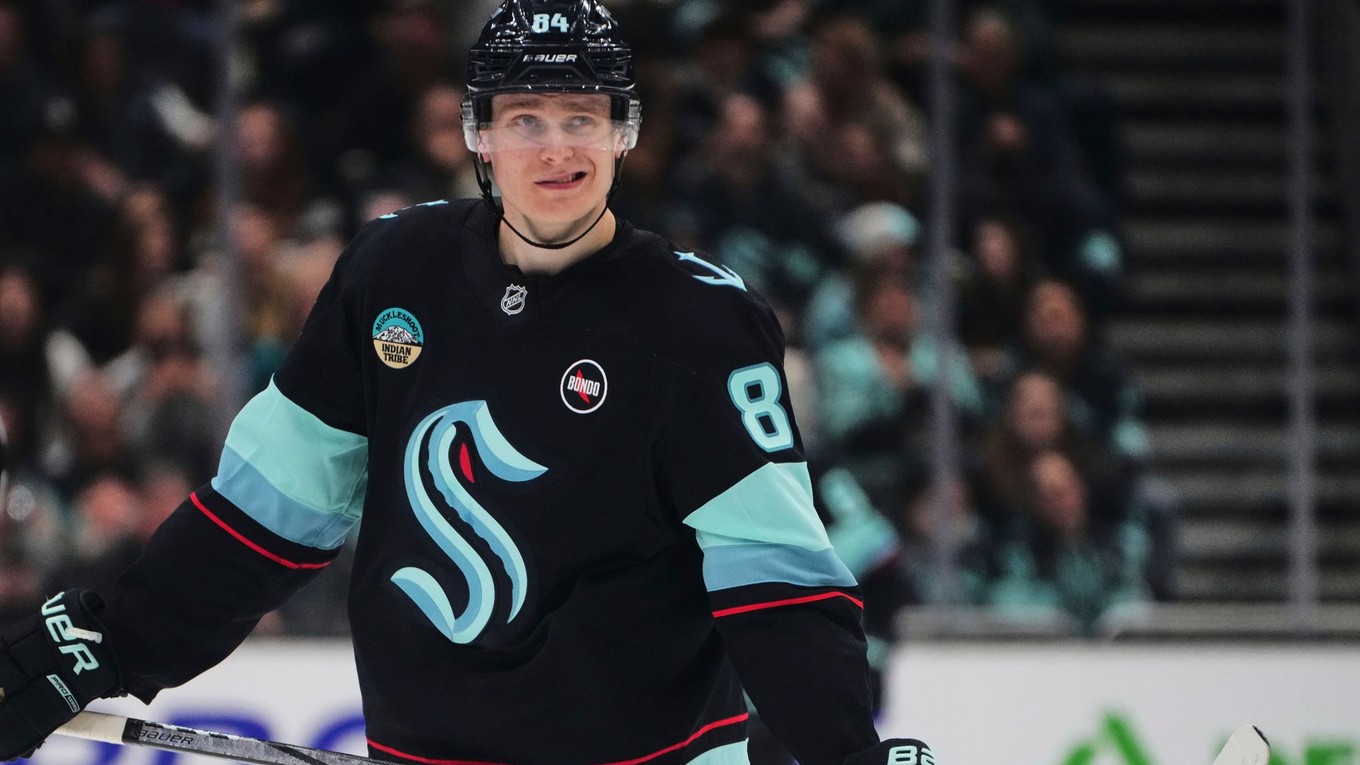 Kaapo Kakko v drese Seattlu.