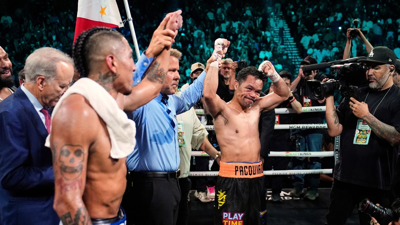 Mario Barrios a Manny Pacquiao po zápase.