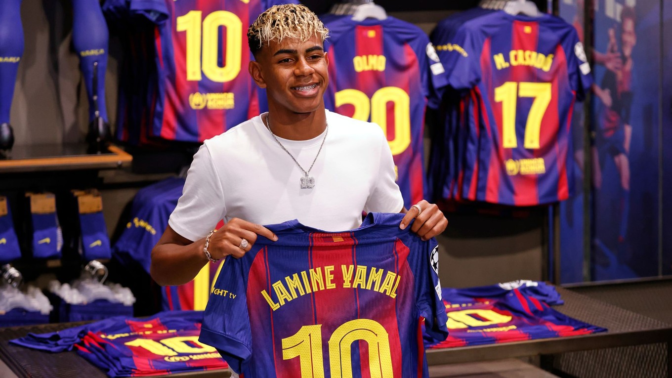 Lamine Yamal s novým dresom s číslom 10.