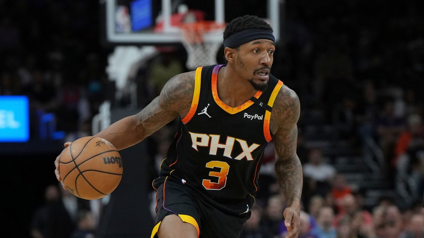 Bradley Beal v drese Phoenix Suns.