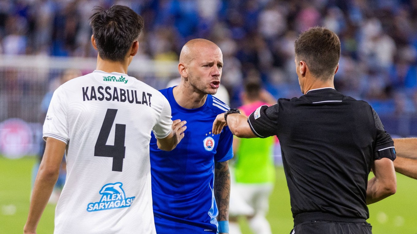 Kapitán Slovana Vladimír Weiss junior dostal po odvete s Kajrat Almaty trest.