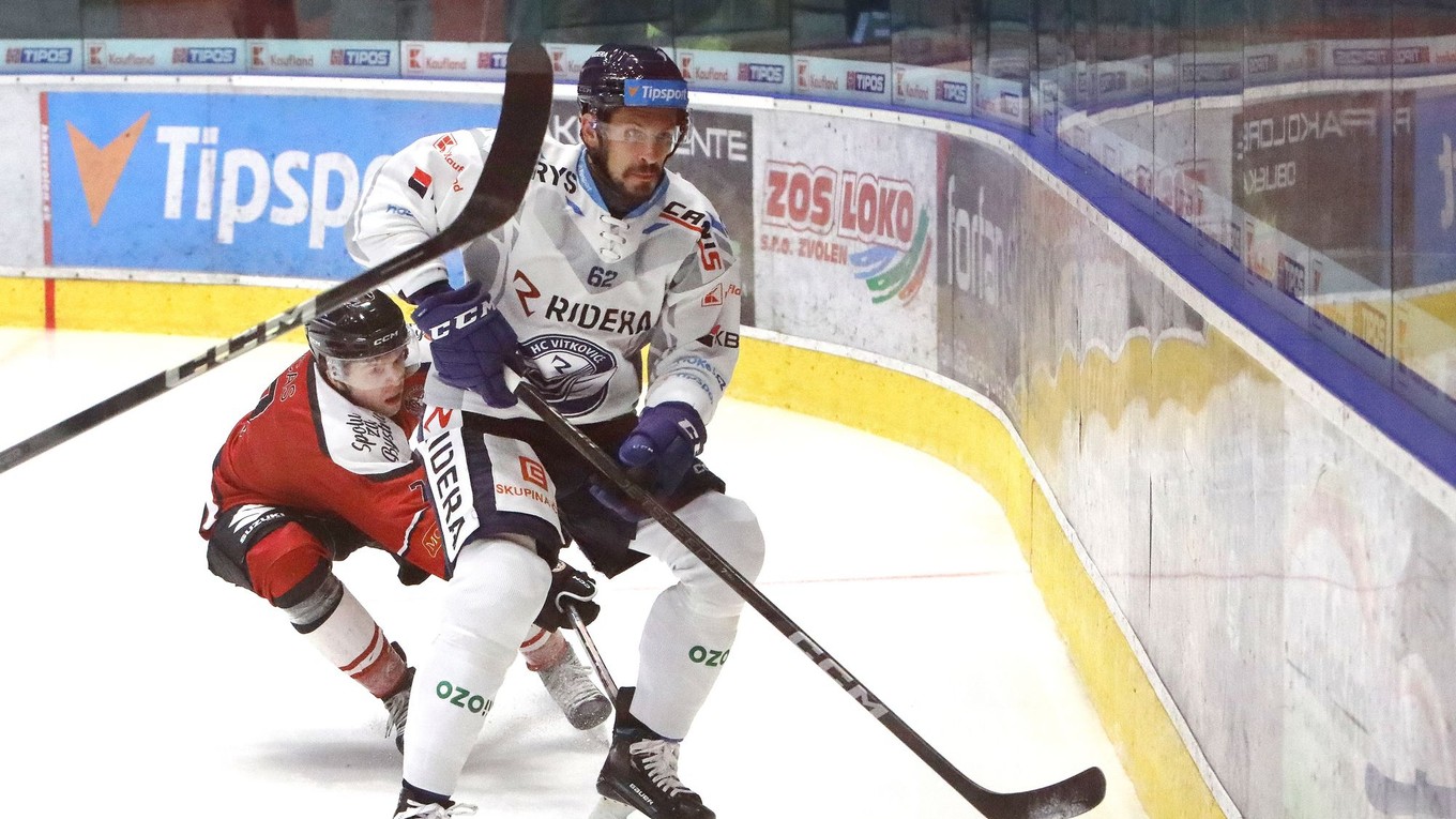 Marek Hrivík počas zápasu HC Vítkovice Ridera - HC MONACObet Banská Bystrica.