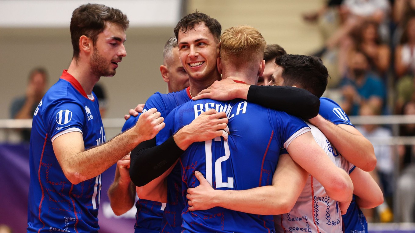 Radosť hráčov Slovenska v zápase G-skupiny kvalifikácie na ME 2026 mužov vo volejbale Slovensko - Lotyšsko.