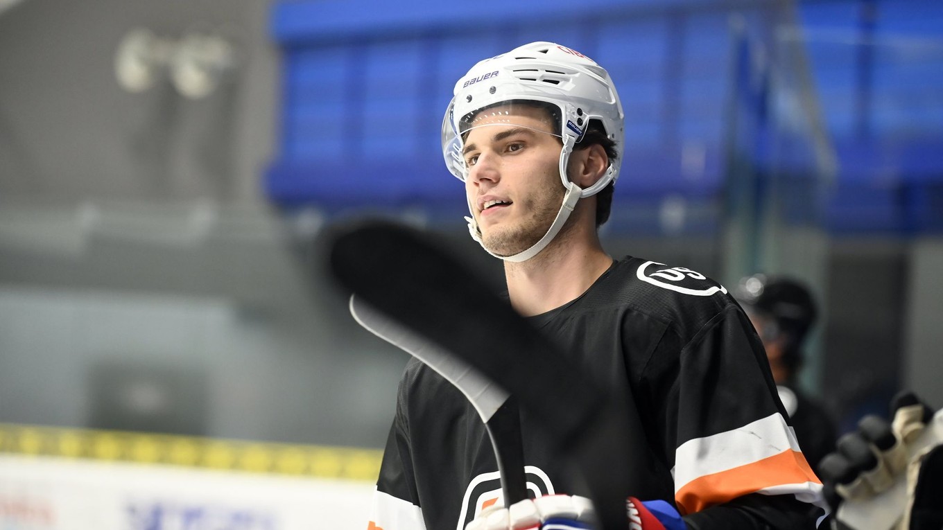 Hráč Montrealu Canadiens Juraj Slafkovský na tréningu hokejistov HC Košice. 