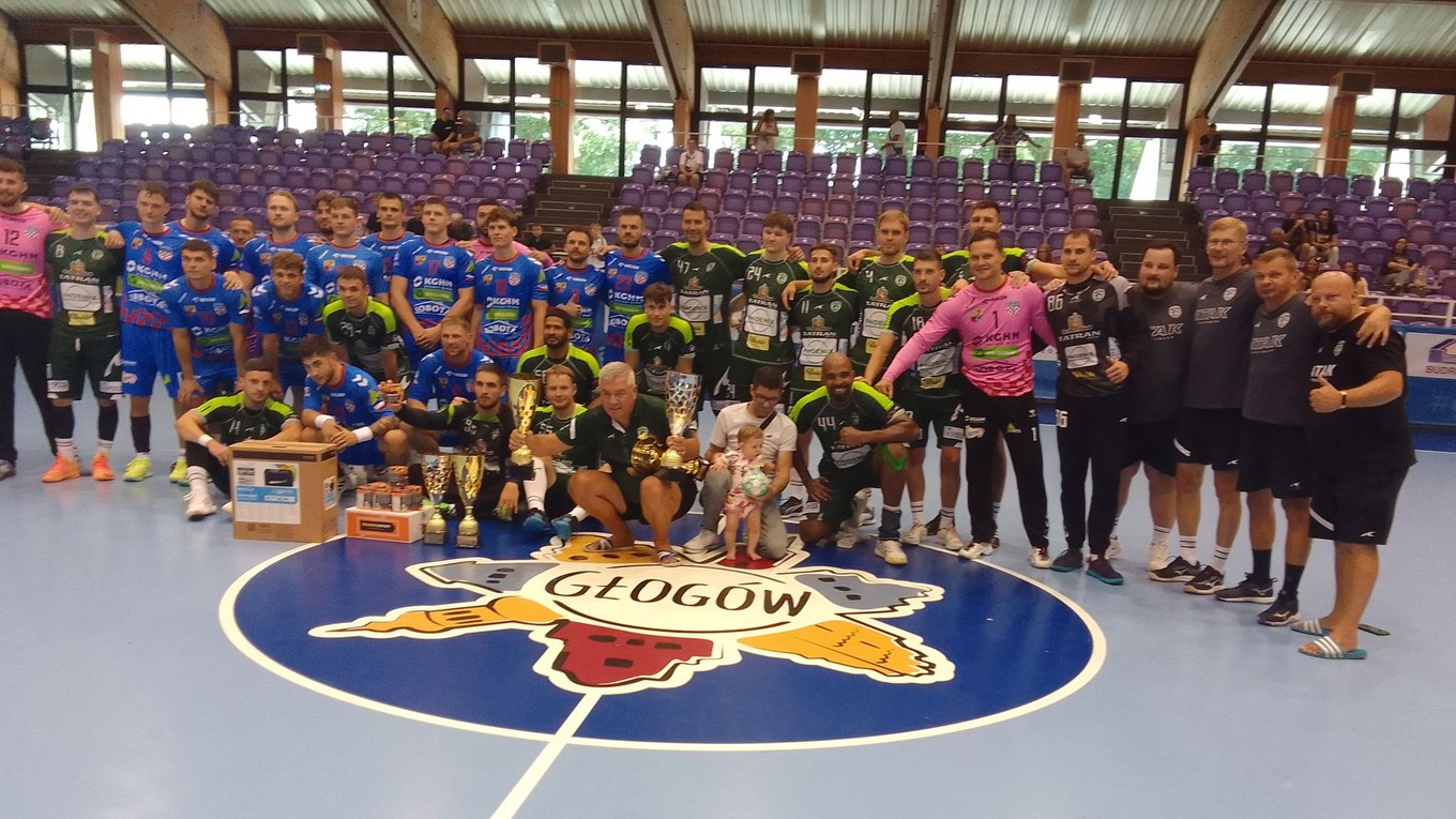 Hádzanári Tatrana Prešov po triumfe na turnaji v Poľsku.