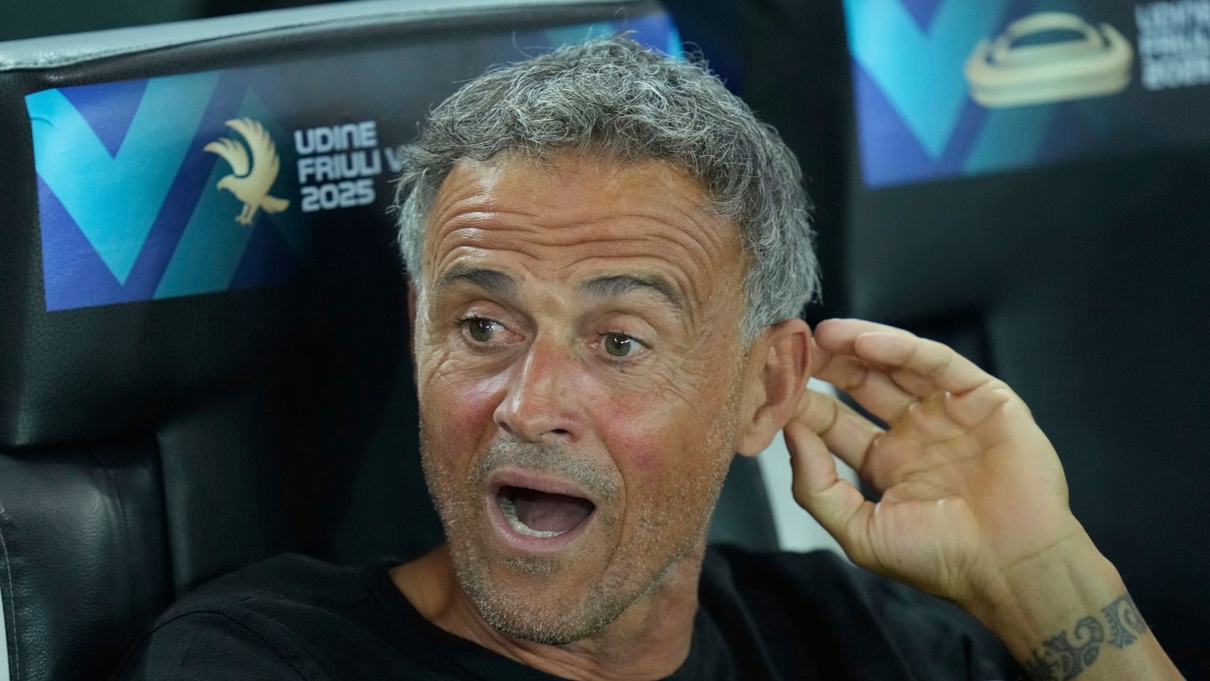 Tréner PSG Luis Enrique.