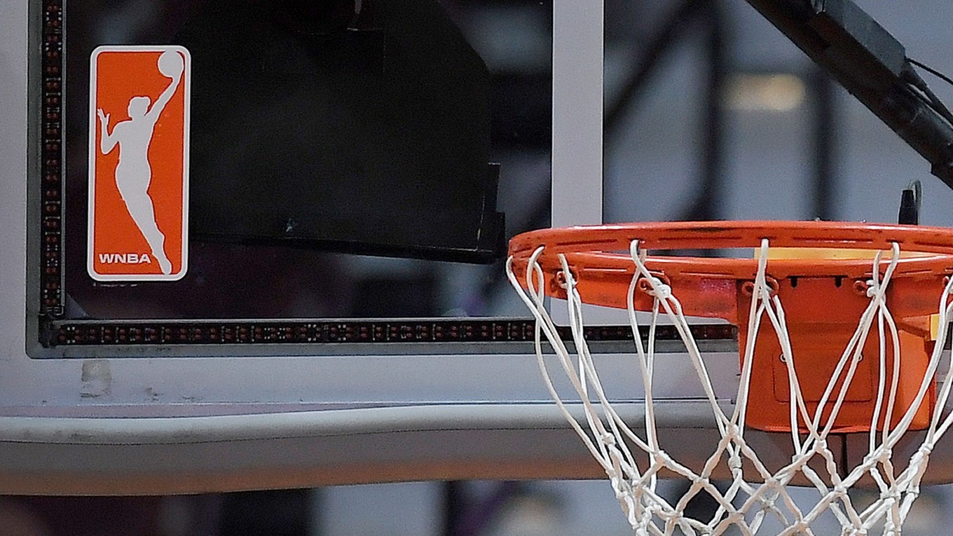 logo zámorskej ženskej basketbalovej WNBA