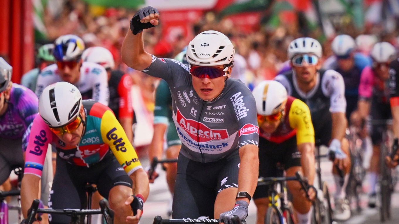 Belgičan Jasper Philipsen sa teší z víťazstva.