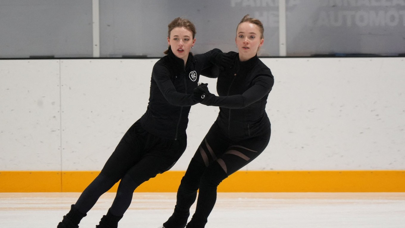 Prvý čisto ženský tanečný pár.