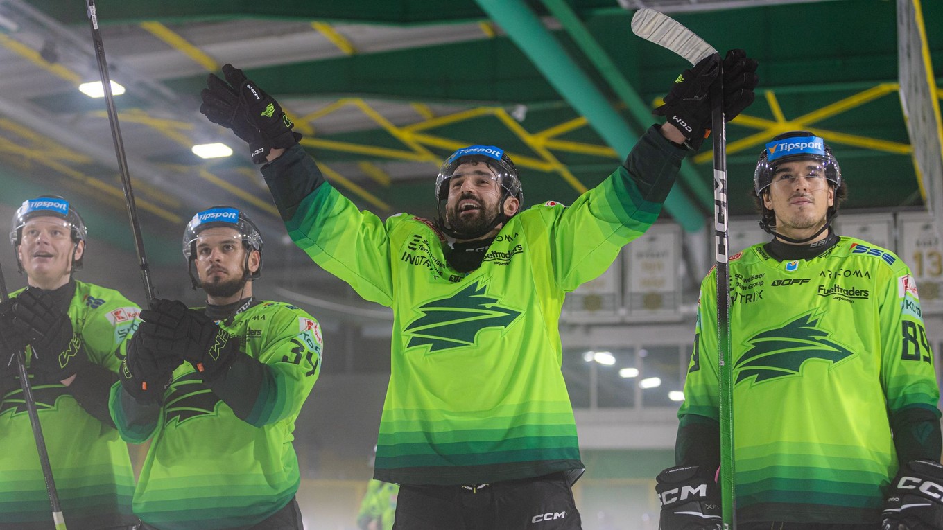 Hráči Žiliny sa radujú z výhry  po zápase Tipsport ligy.