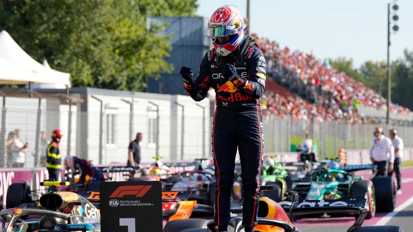 Max Verstappen na Red Bulle sa teší z pole position po kvalifikácii na VC Talianska 2025.