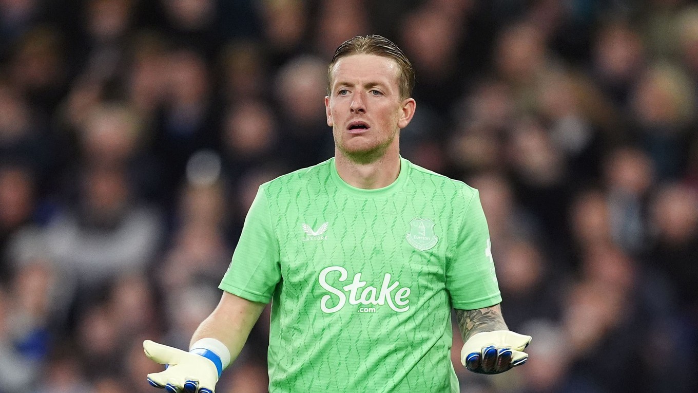 Jordan Pickford v drese Evertonu v zápase Premier League.