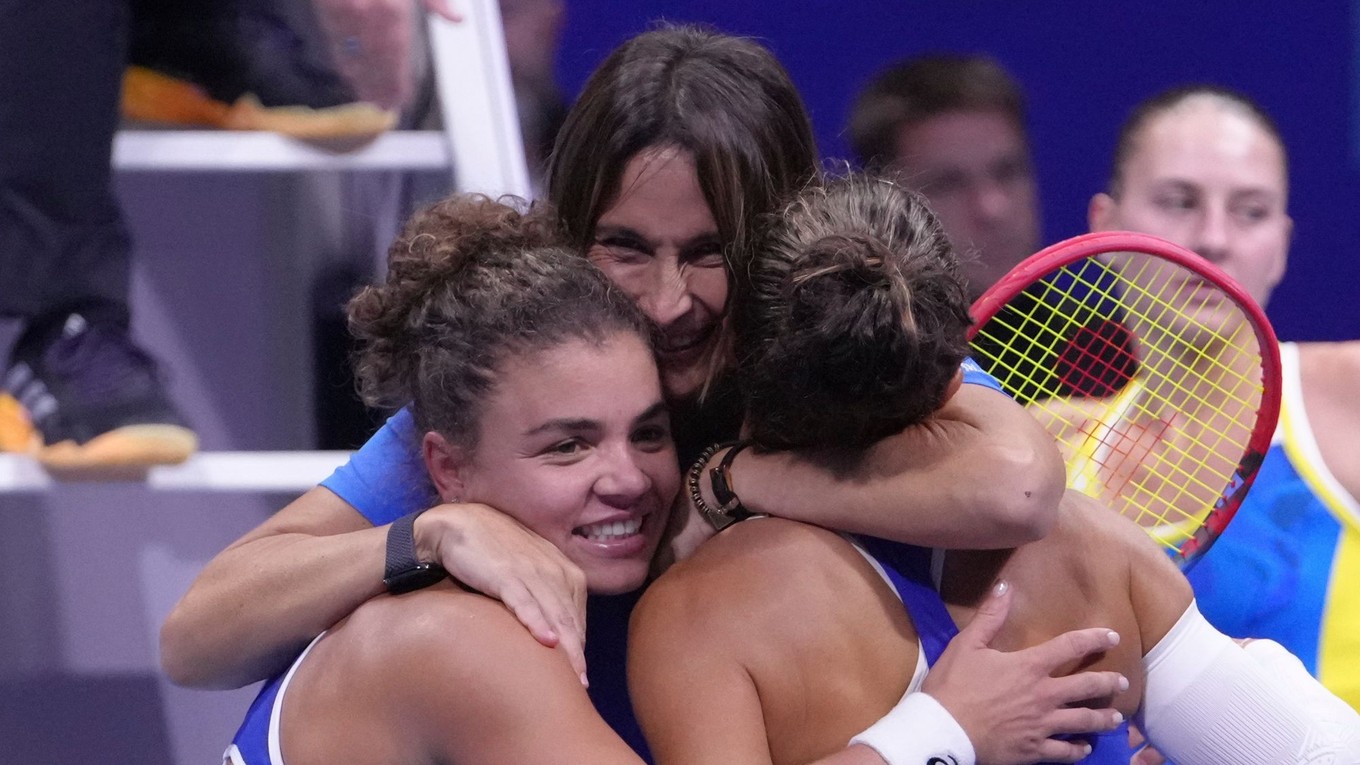 Jasmine Paoliniová a Sara Erraniová.