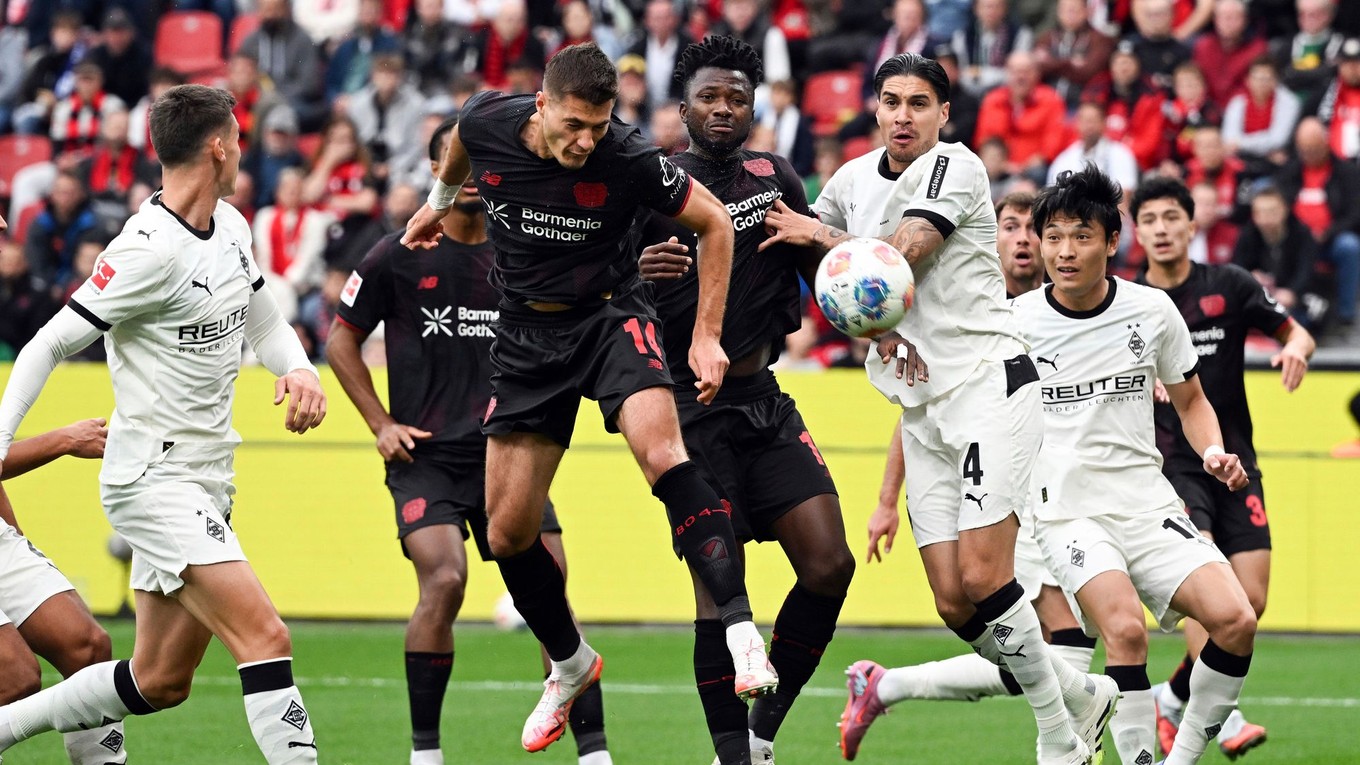 Patrik Schick a Kevin Diks.