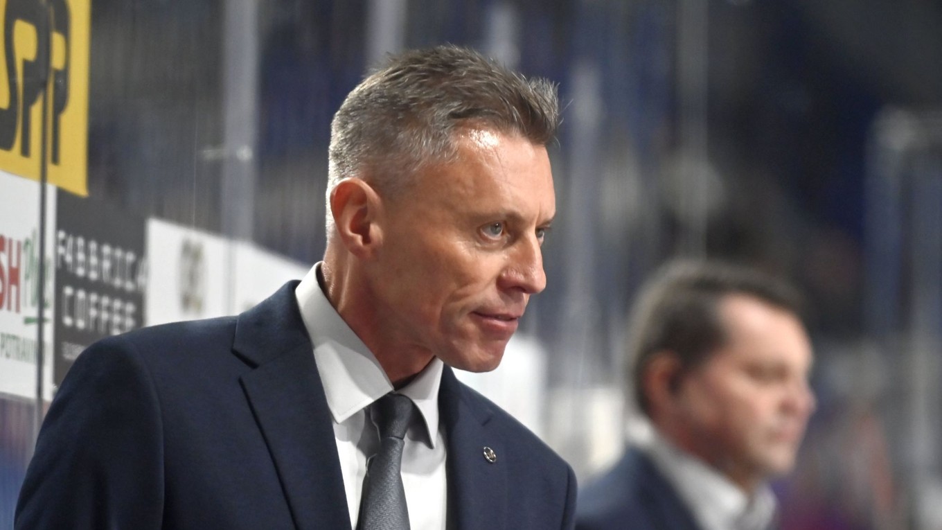 Tréner MHK 32 Liptovský Mikuláš Aleš Totter.