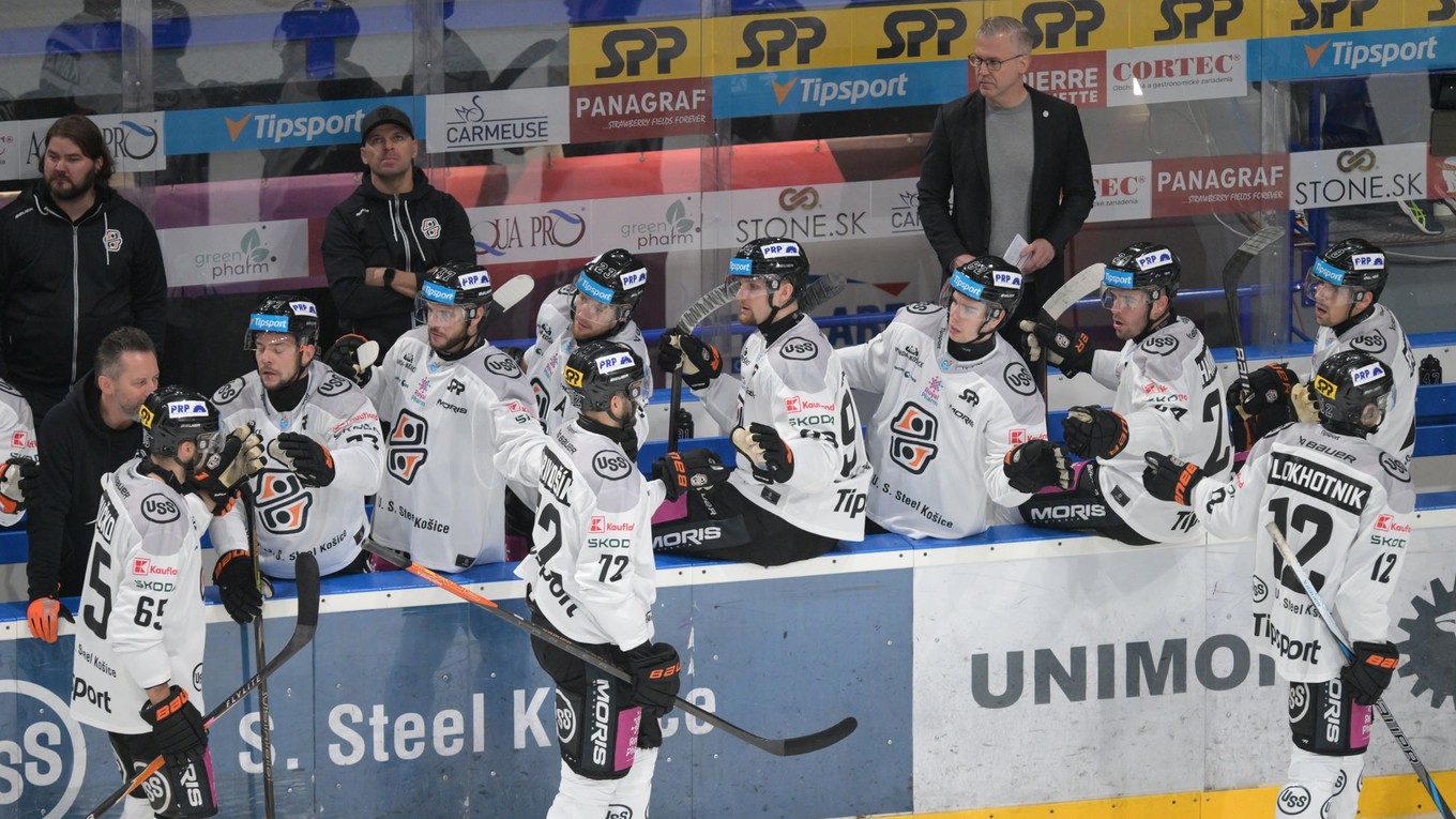 Gólová radosť hráčov Košíc v zápase 5. kola hokejovej Tipsport ligy HC Košice - HK Spišská Nová Ves.