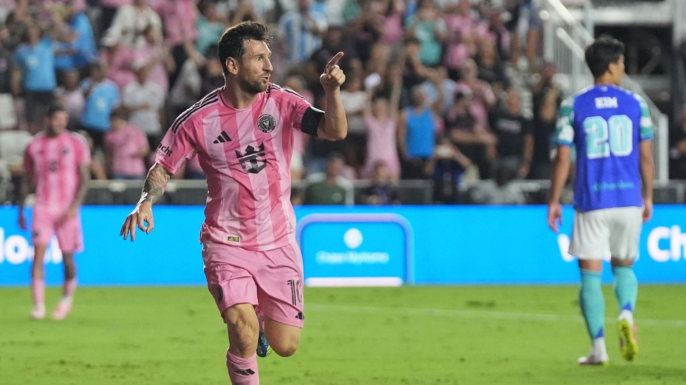 Lionel Messi oslavuje gól.