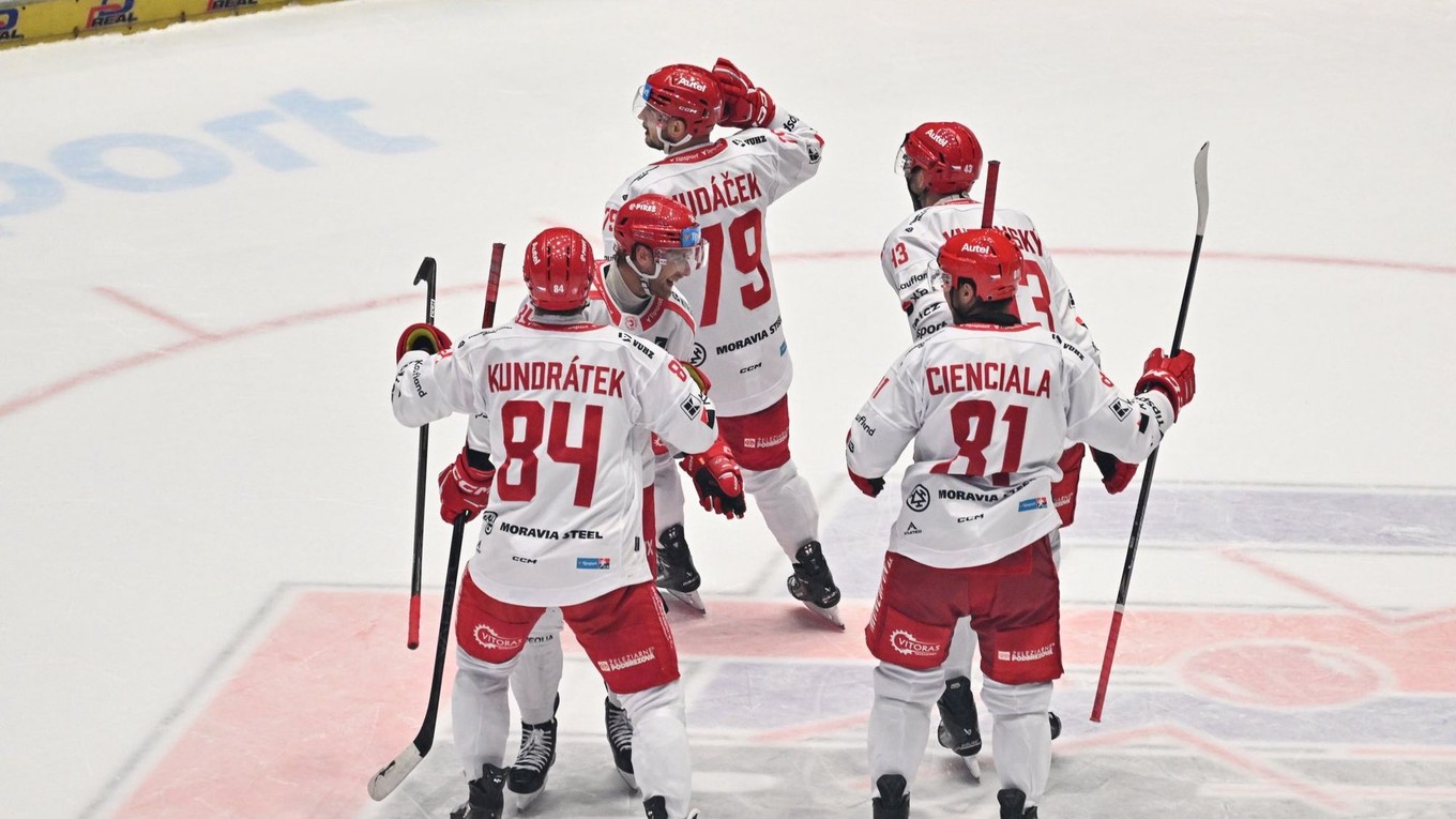 Libor Hudáček oslavuje gól.