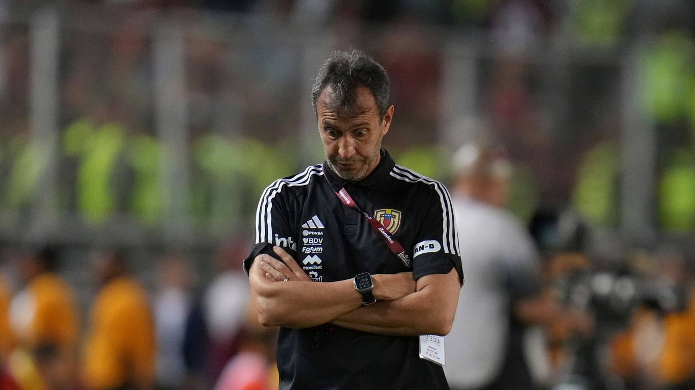 Fernando Batista v zápase kvalifikácie MS 2026 proti Kolumbii.