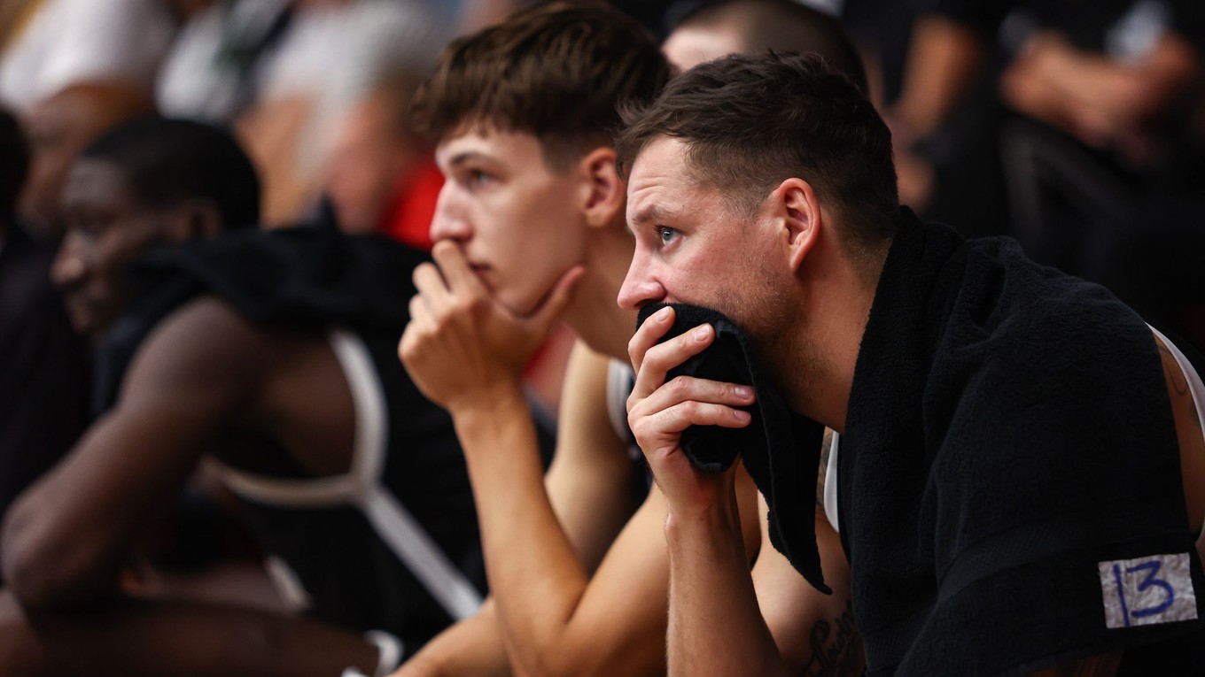 Na snímke v popredí Marek Jašš (Prievidza) počas odvetného kvalifikačného zápasu Európskeho pohára FIBA (EP FIBA) medzi BC Prievidza - KK Cibona Záhreb.