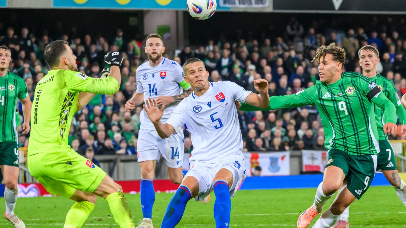 Na snímke zľava Martin Dúbravka,  Milan Škriniar, Ľubomír Šatka a Dion Charles.